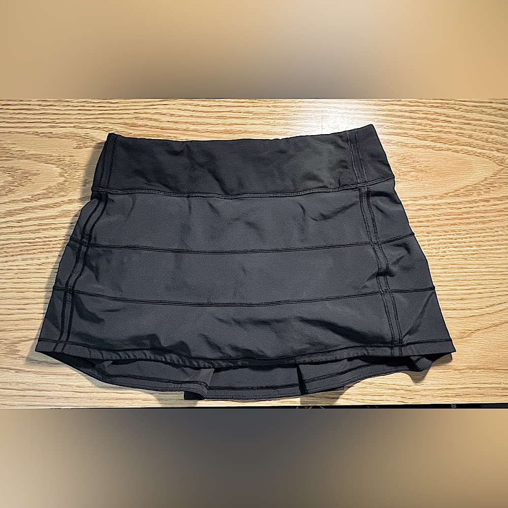 lululemon skort size 4 (worn 1-2 times)